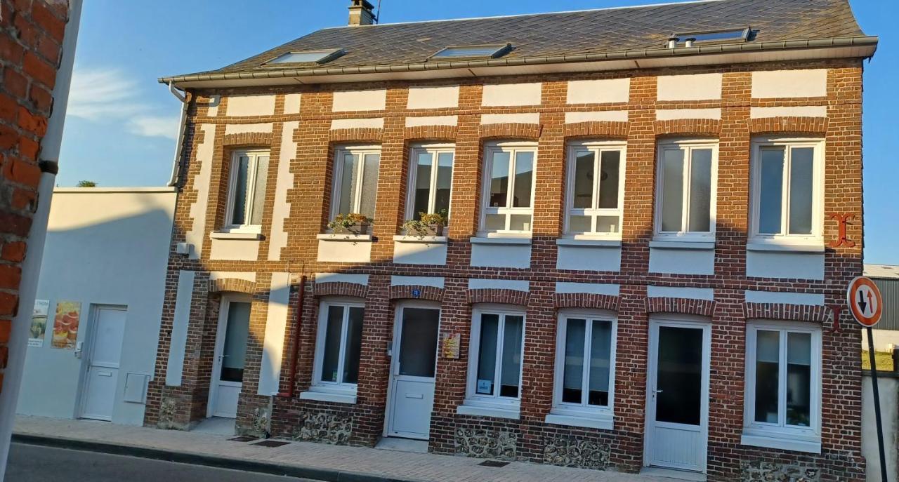 Lin Et L'Hote Preaux Exterior foto